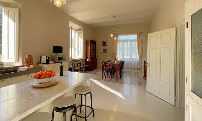 Villa unifamiliare con dependance ampio giardino piscina e vista panoramica in vendita a Larciano