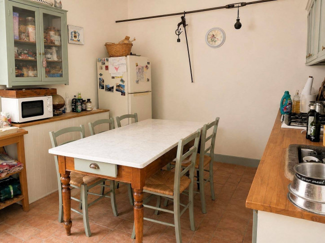 Villa unifamiliare con dependance ampio giardino piscina e vista panoramica in vendita a Larciano