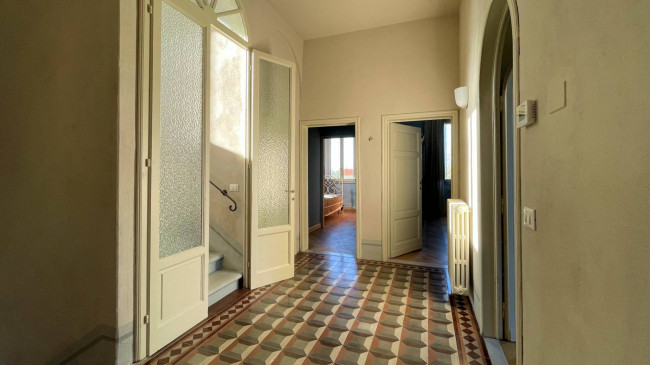 Villa unifamiliare con dependance ampio giardino piscina e vista panoramica in vendita a Larciano