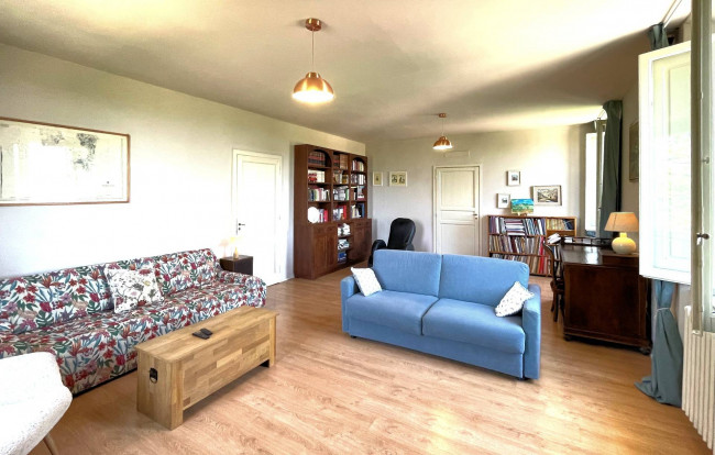 Villa unifamiliare con dependance ampio giardino piscina e vista panoramica in vendita a Larciano