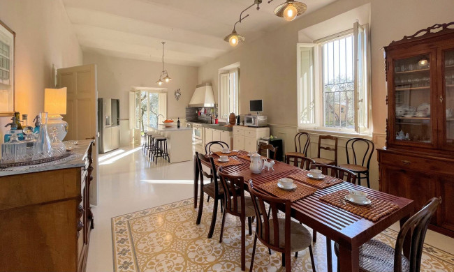 Villa unifamiliare con dependance ampio giardino piscina e vista panoramica in vendita a Larciano