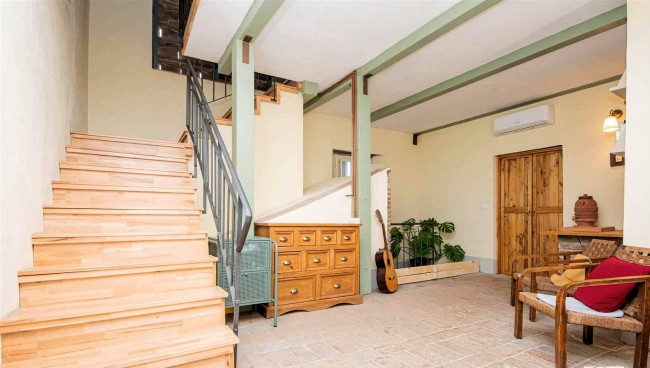 Villa unifamiliare con dependance ampio giardino piscina e vista panoramica in vendita a Larciano