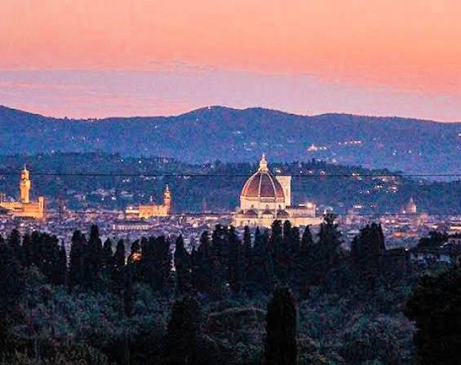 DIMORA STORICA DEL XV SECOLO RISTRUTTURATA  SULLE COLLINE FIORENTINE COMPOSTA DA DIECI APPARTAMENTI in vendita a Firenze