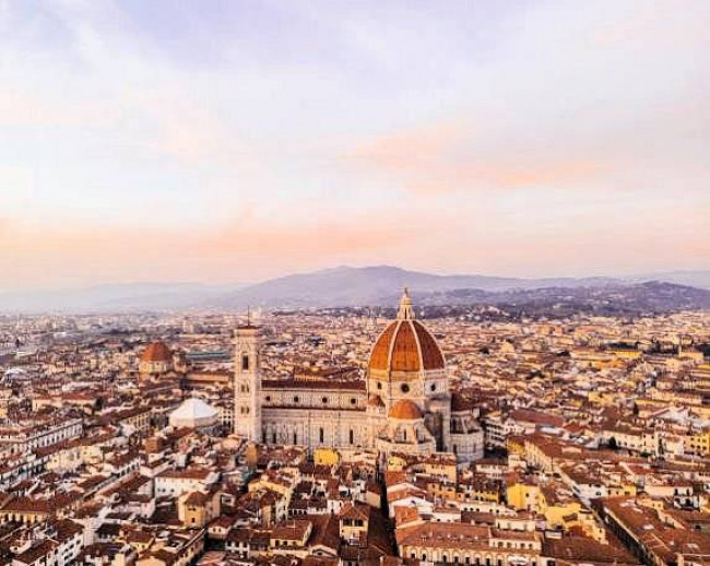 DIMORA STORICA DEL XV SECOLO RISTRUTTURATA  SULLE COLLINE FIORENTINE COMPOSTA DA DIECI APPARTAMENTI in vendita a Firenze
