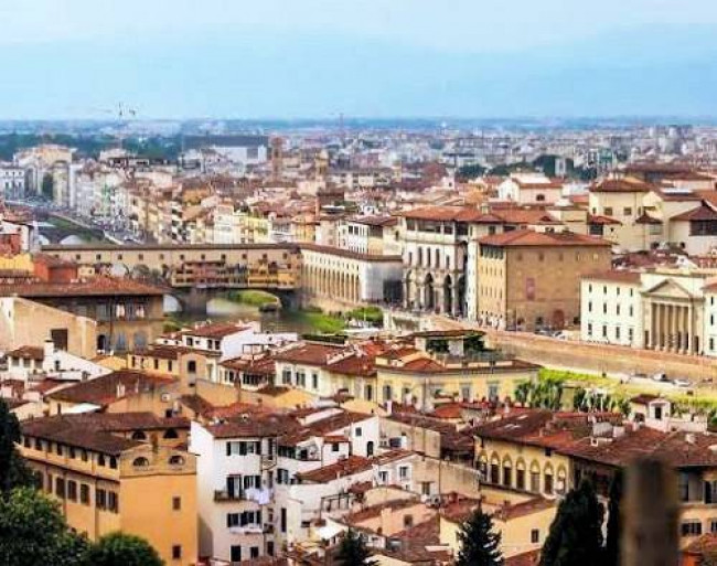 DIMORA STORICA DEL XV SECOLO RISTRUTTURATA  SULLE COLLINE FIORENTINE COMPOSTA DA DIECI APPARTAMENTI in vendita a Firenze