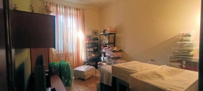 Terratetto libero su tre lati di ampia superficie con giardino privato in vendita a Bagni di Lucca
