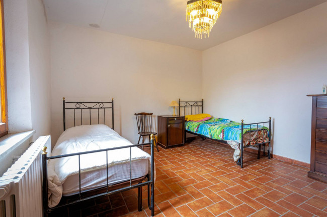  for sale in Volterra