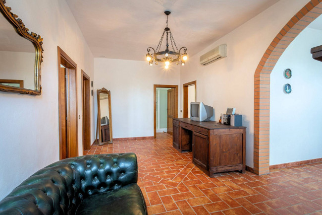  for sale in Volterra