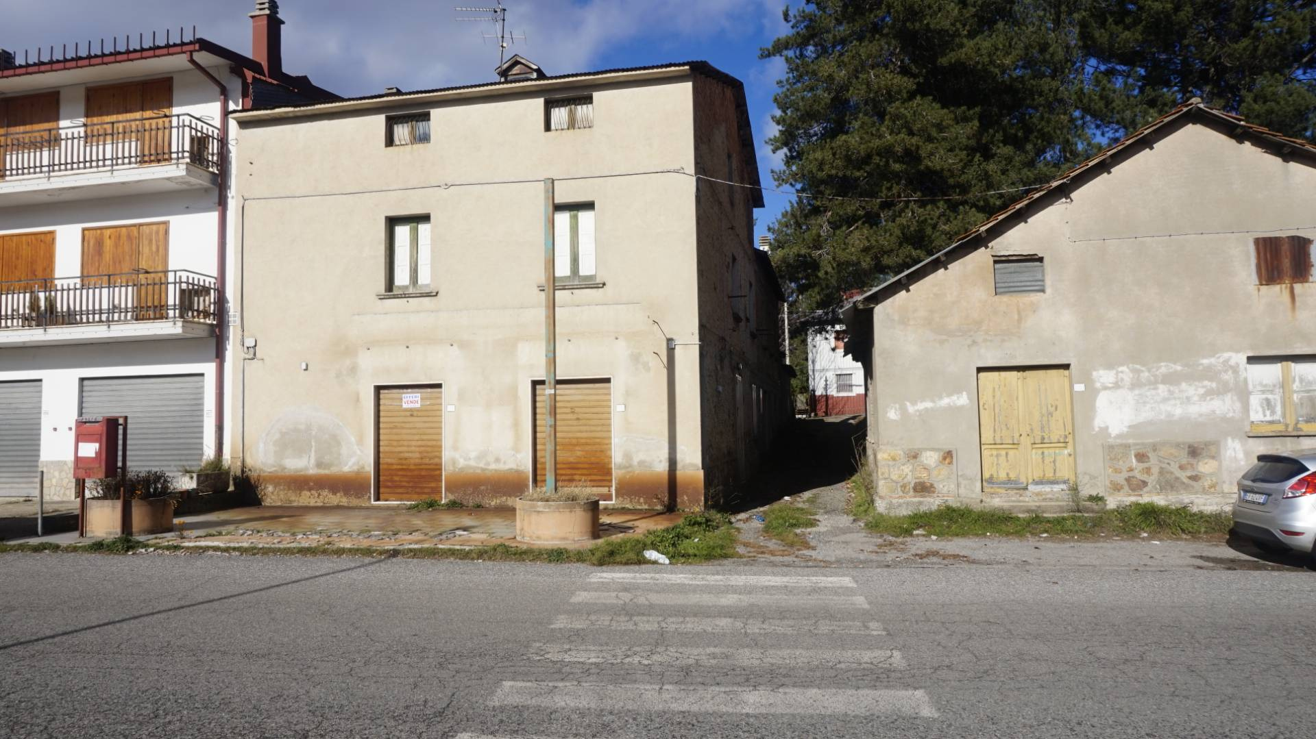 Villa Unifamiliare - Indipendente SPEZZANO DELLA SILA vendita  Camigliatello Silano  Effebi Immobiliare