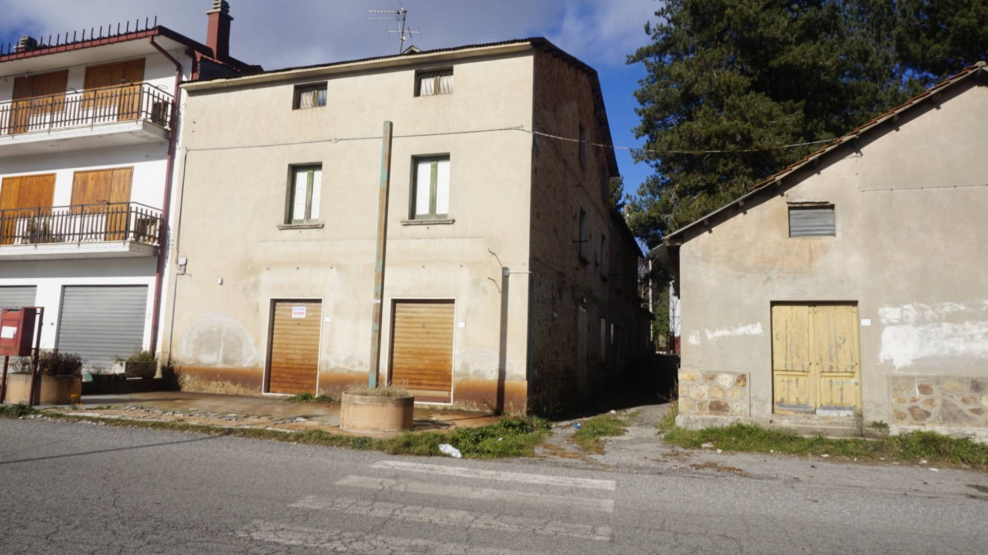 Villa Unifamiliare - Indipendente SPEZZANO DELLA SILA vendita  Camigliatello Silano  Effebi Immobiliare