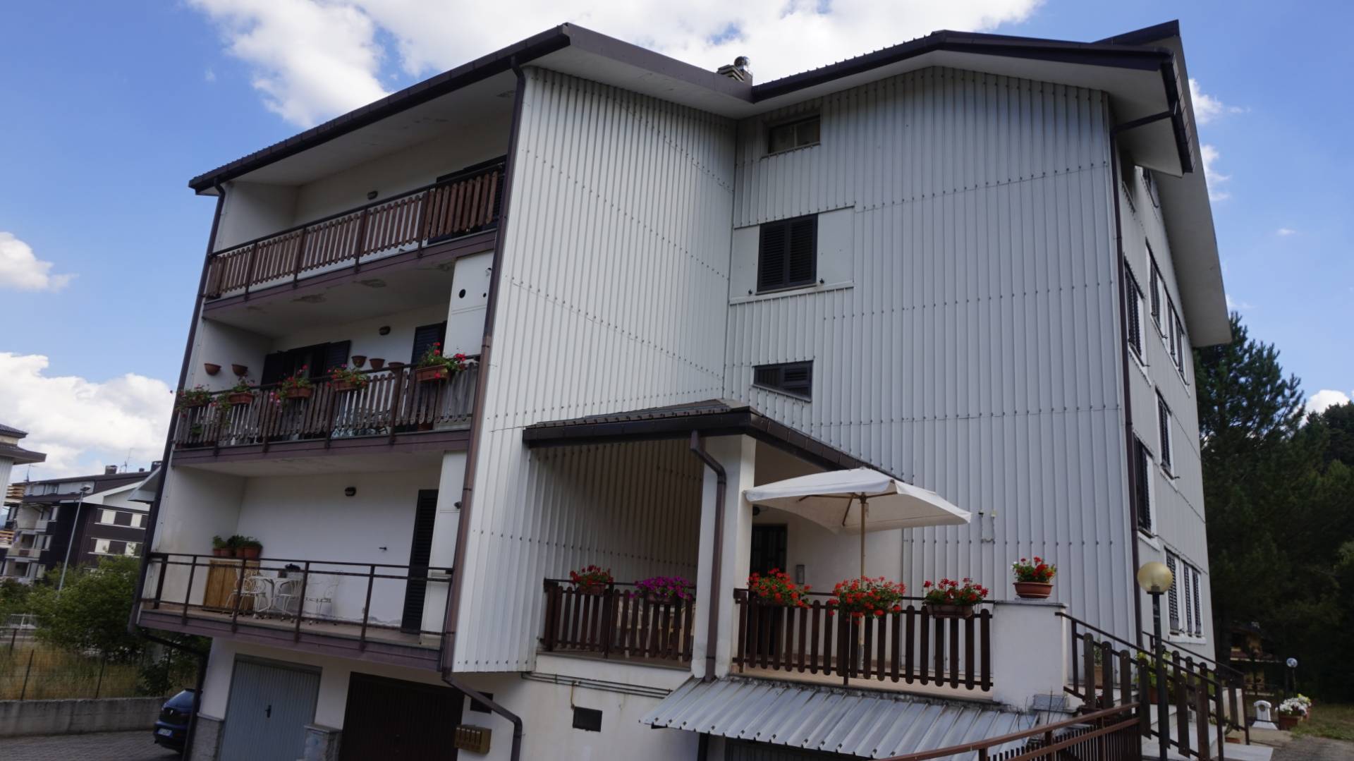Appartamento SPEZZANO DELLA SILA vendita  Camigliatello Silano  Effebi Immobiliare