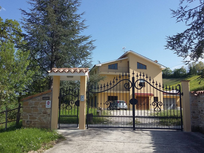 Casa singola in Vendita a Montefalcone Appennino