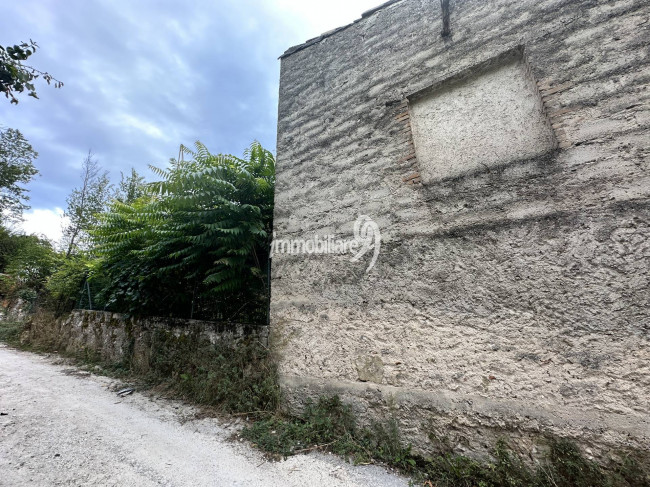 Rustico in vendita a Arischia, L'aquila (AQ)