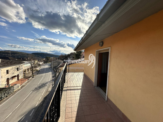 Casa indipendente in vendita a Arischia, L'aquila (AQ)