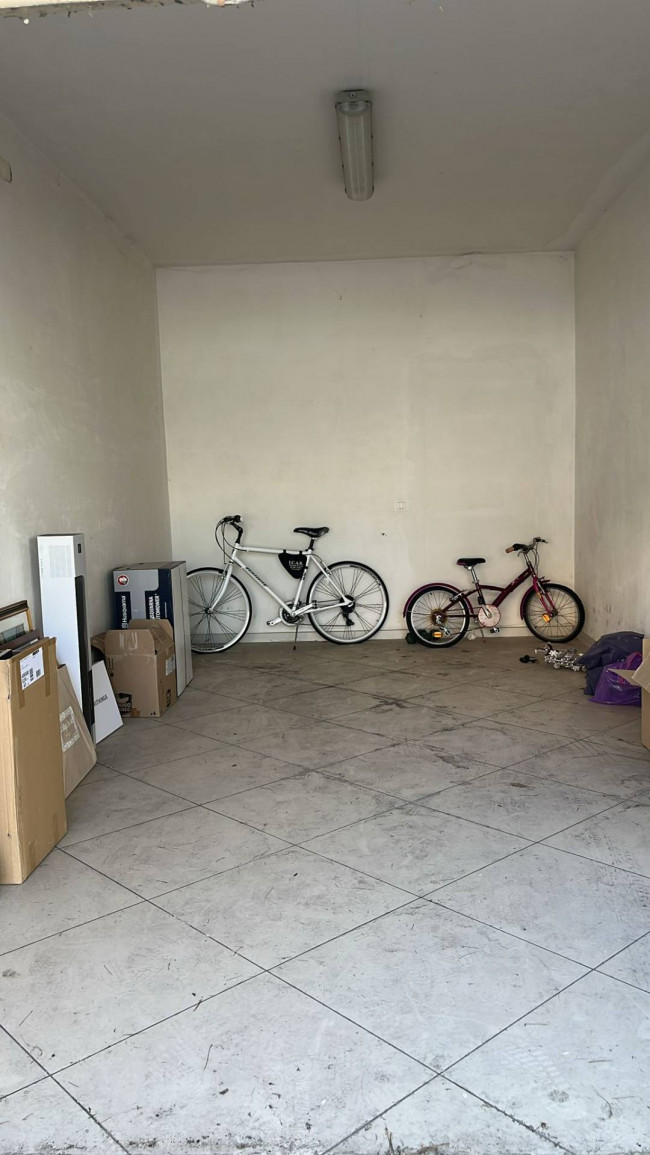 Box o garage in vendita a Pescara