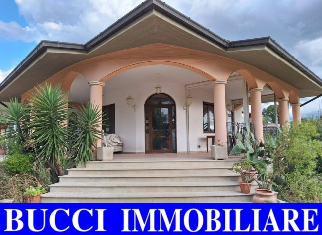 Villa, Casa singola in vendita a Alanno