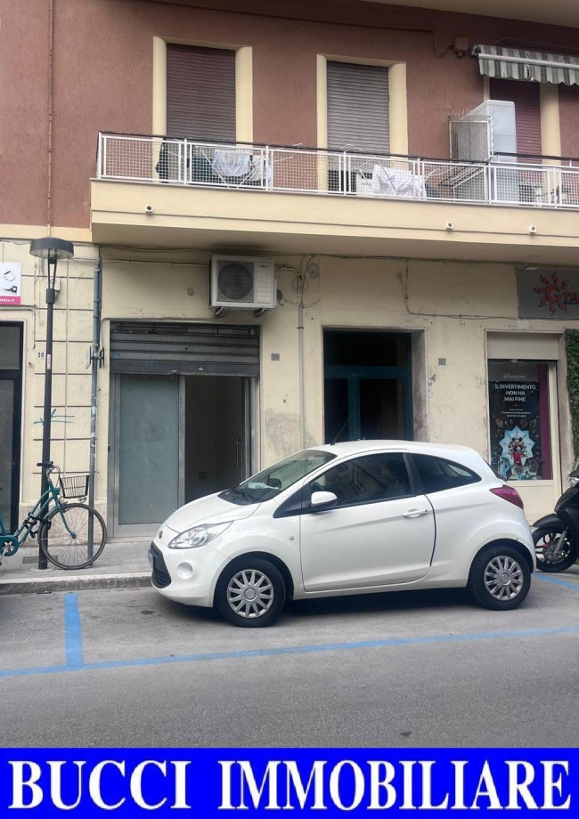 Locale commerciale in vendita a Pescara
