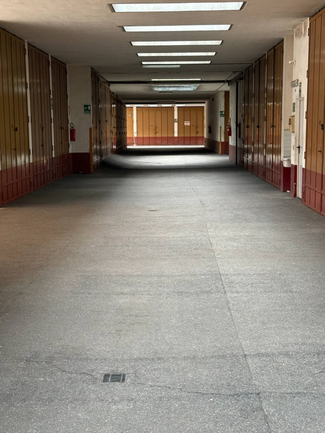 Box o garage in vendita a Torino - Mirafiori sud