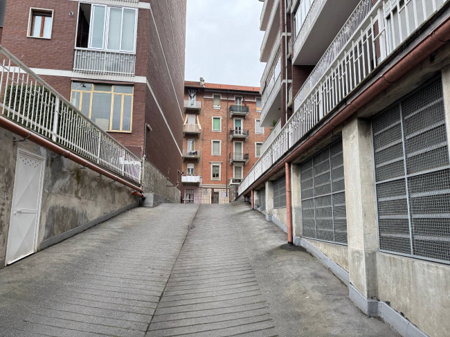 magazzino in vendita a Torino - Nizza Millefonti