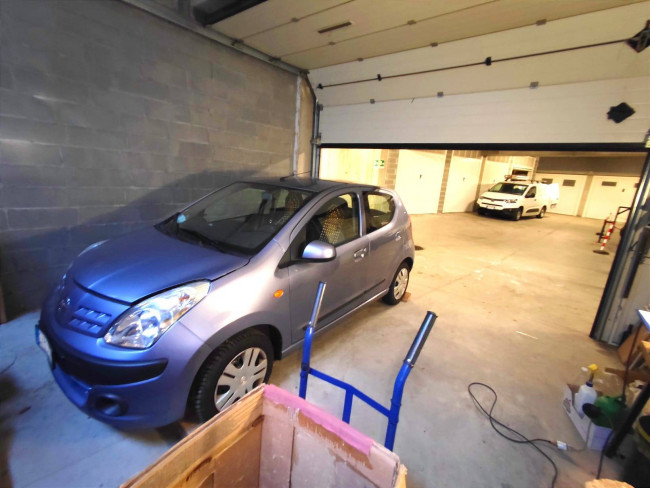 Garage/Box/Posto auto in vendita a Sarre (AO)
