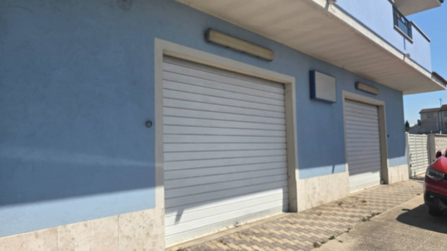 Locale commerciale in affitto a Montesilvano