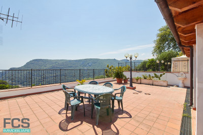 Appartamento indipendente in Vendita a Finale Ligure