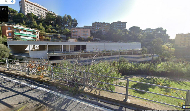 Box o garage in Vendita a Finale Ligure