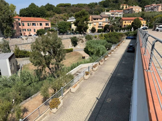 Posto auto scoperto in Vendita a Finale Ligure