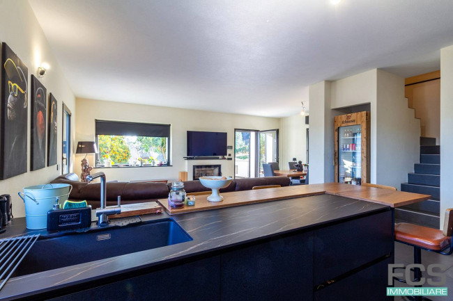 Villa in Vendita a Finale Ligure