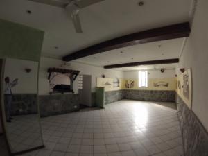 Commerciale in affitto a Albenga