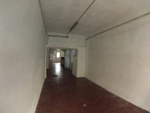 Commerciale in affitto a Albenga