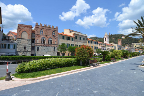 Appartamento in vendita a Noli