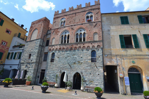 Appartamento in vendita a Noli