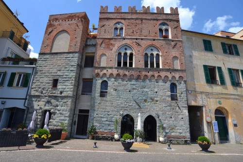 Appartamento in vendita a Noli