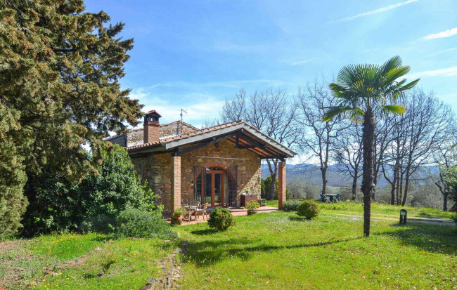 Casale in vendita a Castelnuovo Berardenga