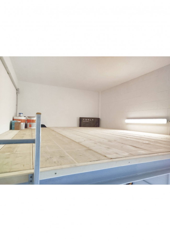 Box - magazzino in vendita a Loano