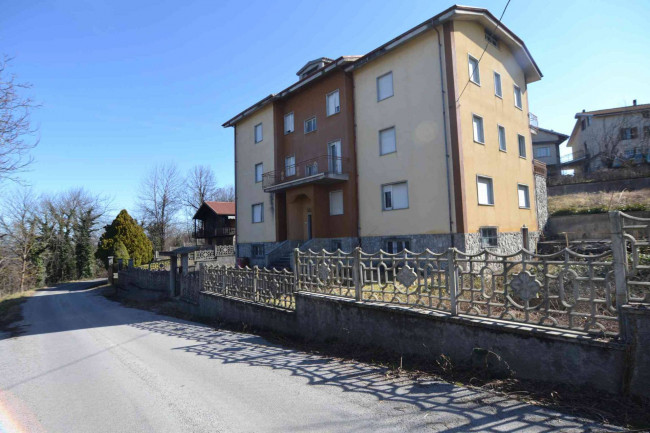 casa indipendente con giardino in vendita a Torre Mondovì