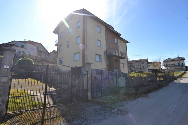 casa indipendente con giardino in vendita a Torre Mondovì