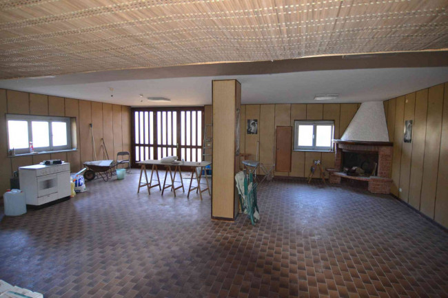 casa indipendente con giardino in vendita a Torre Mondovì