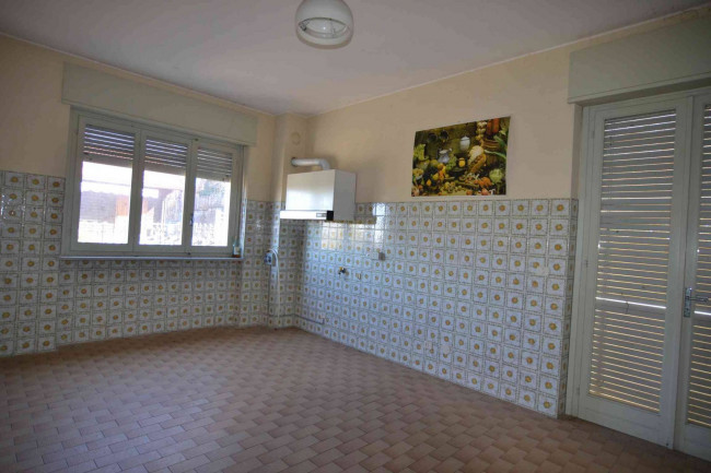 casa indipendente con giardino in vendita a Torre Mondovì