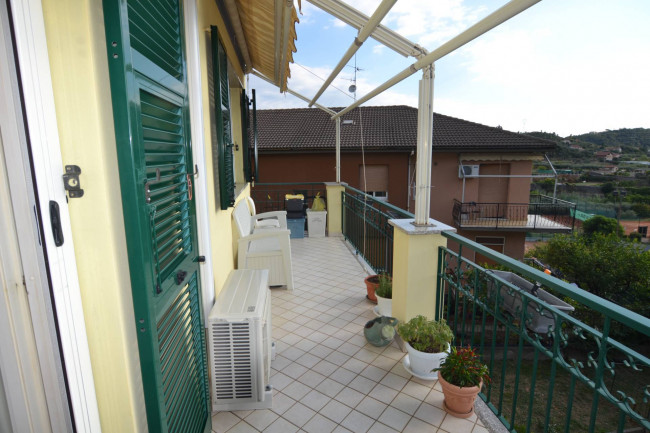 Appartamento in vendita a Toirano