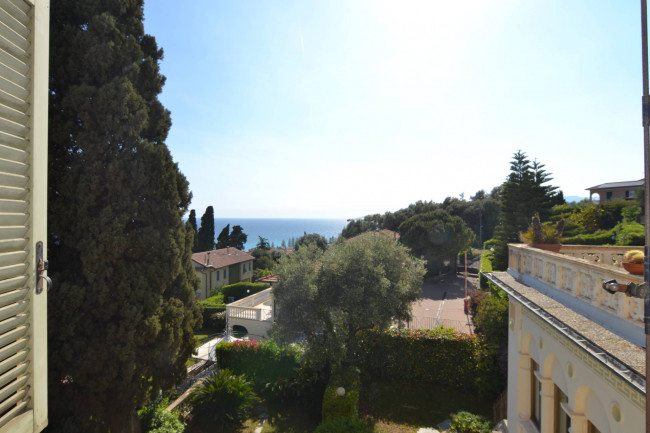 Appartamento in vendita a Bordighera