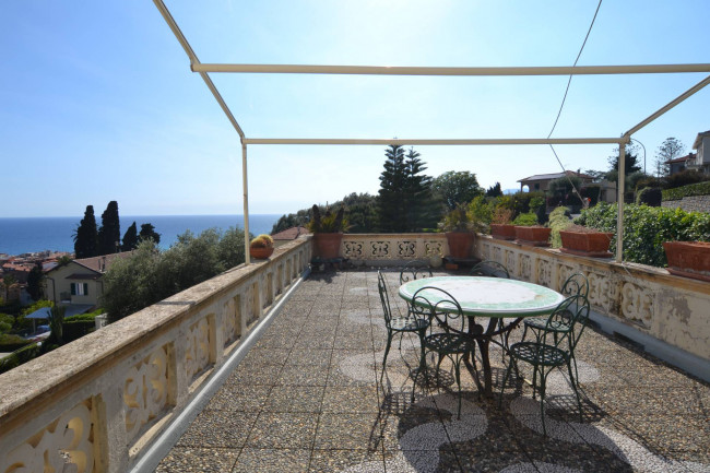 Appartamento in vendita a Bordighera