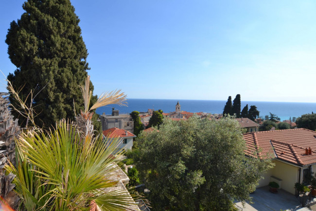 Appartamento in vendita a Bordighera