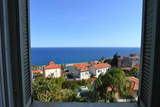 Appartamento in vendita a Bordighera