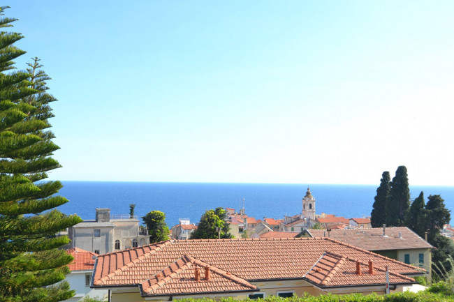 Appartamento in vendita a Bordighera