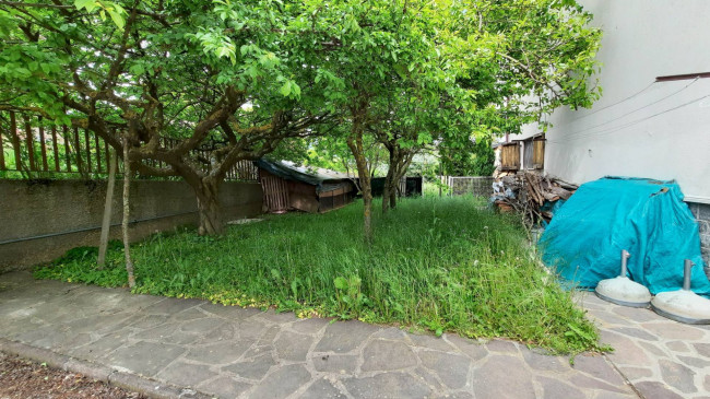 casa indipendente con giardino in vendita a Bardineto