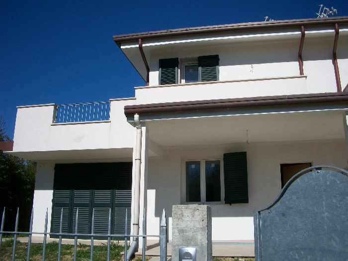 Villa CAMAIORE vendita  Lido di Camaiore  Mediterranea Immobiliare s.n.c.