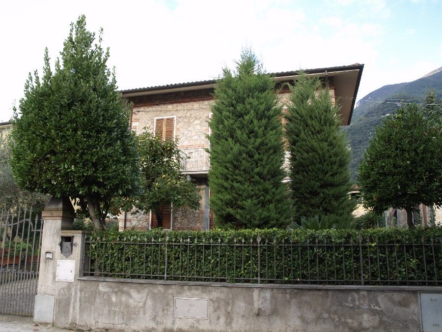 Rustico - Cascina CAMAIORE vendita  Vado  Mediterranea Immobiliare s.n.c.