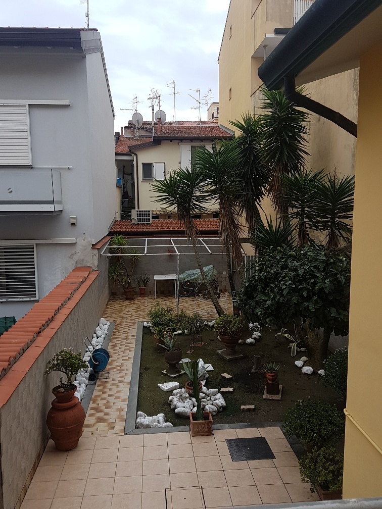 Appartamento VIAREGGIO vendita  Fascia mare  Mediterranea Immobiliare s.n.c.